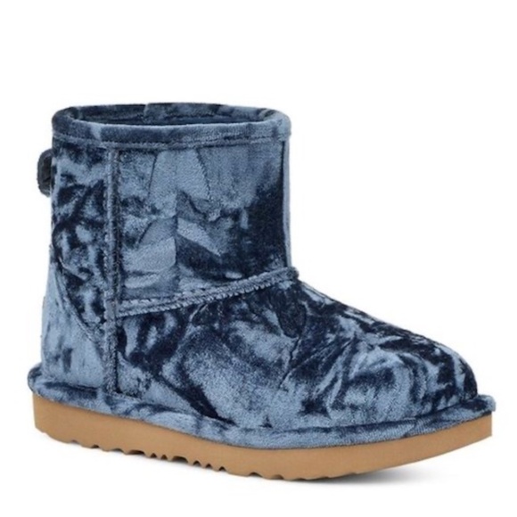 UGG Classic Mini II Velvet Fashion Winter Boots Big Girl Size 4 - Picture 2 of 12